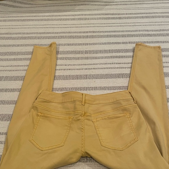 Maurice’s mustard jeans - Picture 4 of 4